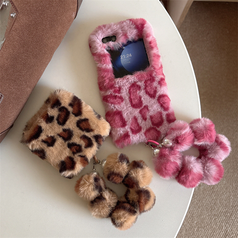 Phone Cases Samsung Galaxy - Fashion Leopard Print Fluffy Plush Wrist